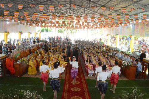 Bạc Liêu: Thắp nến tri ân mùa Hiếu hạnh và khai mạc 'Phiên chợ Vu lan'