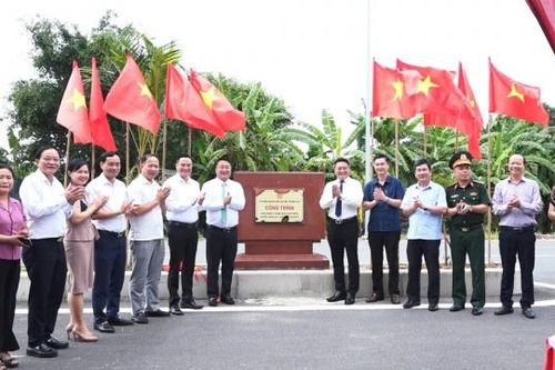 Thanh Oai (Hà Nội): Gắn biển 3 công trình chào mừng kỷ niệm 70 năm Ngày Giải phóng Thủ đô và 70 năm Ngày Giải phóng huyện
