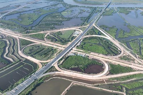 Cần sớm thống nhất phương án đầu tư kết nối các tuyến đường bộ cao tốc