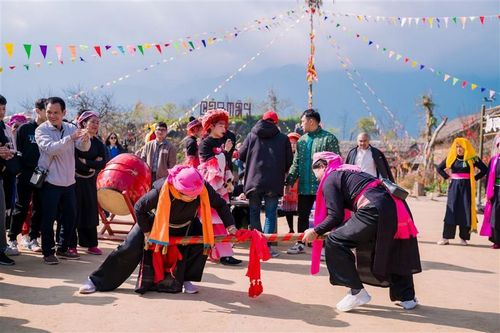 Fansipan tưng bừng 'Mùa vàng bản Mây', mỗi tuần một lễ hội