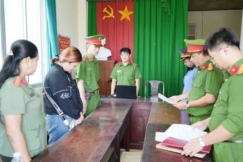 Bắt tạm giam nữ Giám đốc công ty lừa xuất khẩu lao động ở Hậu Giang