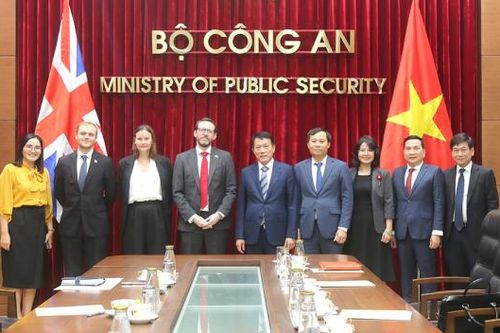 Tăng cường hợp tác với các cơ quan thực thi pháp luật Vương quốc Anh