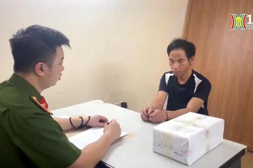 Bắt đối tượng mua bán bốn bánh heroin