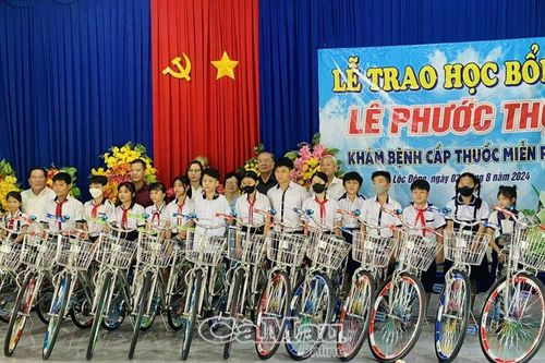 Tấm lòng với quê hương