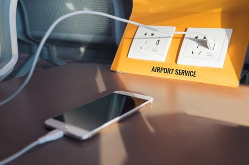 Mối nguy từ cổng sạc USB nơi công cộng