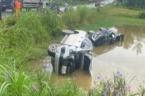 Tin tức tai nạn giao thông mới nhất ngày 14/8: Ô tô lao xuống ao, một người chết