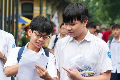 Các trường đại học khối ngành Kinh tế đồng loạt tăng học phí