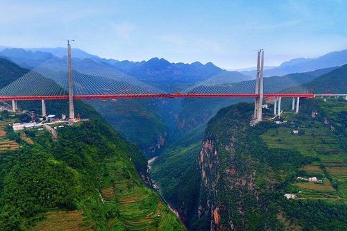 Cây cầu cao nhất thế giới ở Trung Quốc, chỉ tốn 3.500 tỷ và 3 năm xây dựng