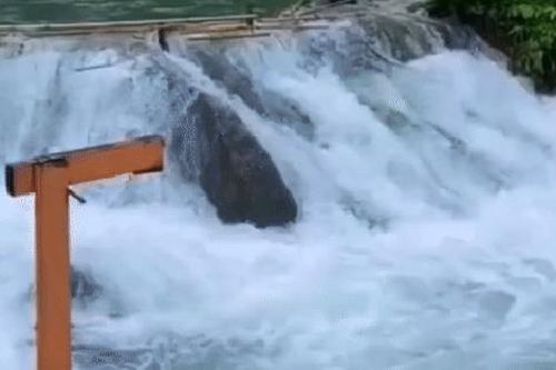 Cô gái trẻ tử vong thương tâm sau khi đứng trên thác nước quay video Tiktok
