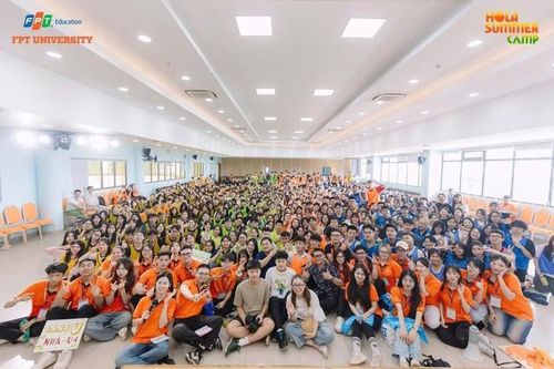 BTV/MC Quang Minh cùng con trai khám phá Trường ĐH FPT qua sự kiện HOLA Summer Camp 2024