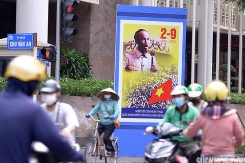 Hà Nội rực rỡ cờ hoa chào mừng Cách mạng tháng Tám và Quốc khánh 2/9