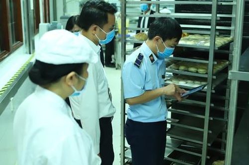 Hà Nội kiểm tra an toàn thực phẩm tại các khách sạn trước dịp Tết Trung thu