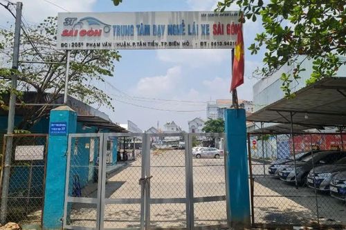 Hàng nghìn học viên được cấp chứng chỉ nghề lái xe không đúng quy định có bị thu hồi bằng lái?