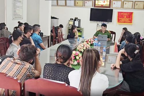 Từ đối tượng bán lẻ ma túy, lộ hàng chục thanh thiếu niên chơi 'hàng trắng'