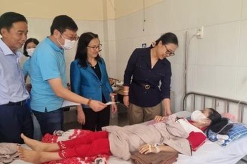 Yêu cầu điều tra, xử lý vụ nghi ngờ ngộ độc thực phẩm tại Vĩnh Long
