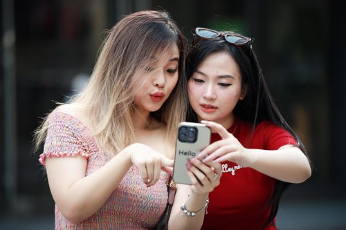 Nhiều người trẻ Việt không tìm việc làm