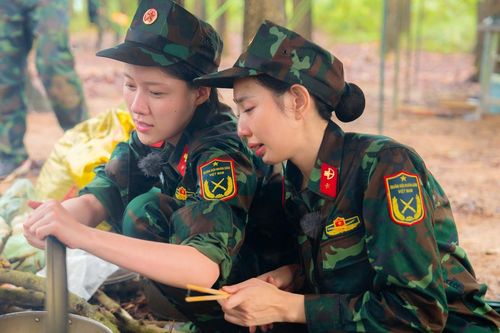 Thùy Tiên, Uyển Ân không biết nấu cơm, nhầm đường với mì chính