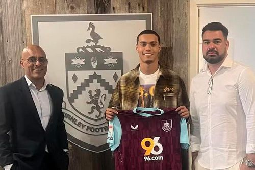Tin chuyển nhượng 15/8: MU công bố thỏa thuận 54,6 triệu bảng, con trai Ronaldinho gia nhập CLB Anh