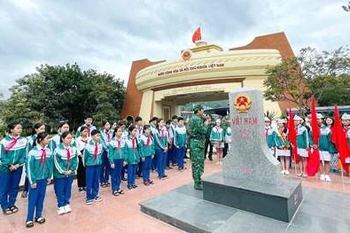 Thiết thực 'Tiết học biên cương'