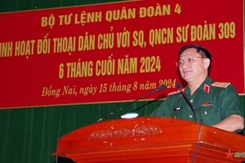 Bộ tư lệnh Quân đoàn 4 đối thoại dân chủ với sĩ quan Sư đoàn 309