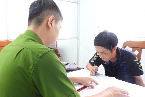 Trộm hơn 8 cây vàng