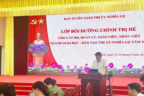 Cán bộ, giáo viên tại Yên Bái bồi dưỡng chính trị hè 2024