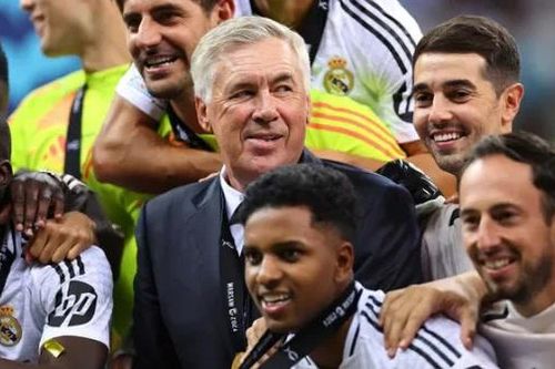 HLV Carlo Ancelotti lập kỷ lục với Siêu cúp châu Âu