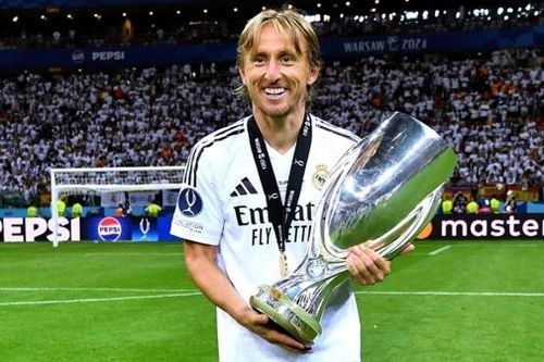 Vô địch Siêu cup châu Âu 2024, tiền vệ Modric và HLV Ancelotti trở thành ông hoàng danh hiệu
