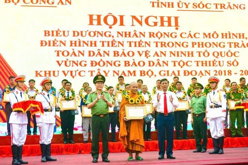 Tôn vinh các tập thể, cá nhân điển hình trong phong trào Toàn dân bảo vệ an ninh Tổ quốc vùng đồng bào dân tộc thiểu số khu vực Tây Nam Bộ