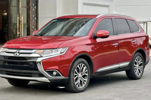 Giá xe Mitsubishi Outlander tháng 8/2024: Giảm sâu rẻ ngang phân khúc B-SUV