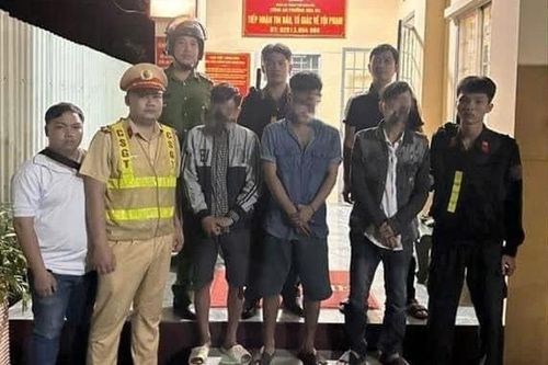 Công an Đồng Nai phát hiện 2 nghi can mang súng Rulo đi chào bán