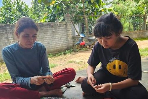 Ngổn ngang nỗi lo đầu năm học: 'Ma trận' những khoản thu