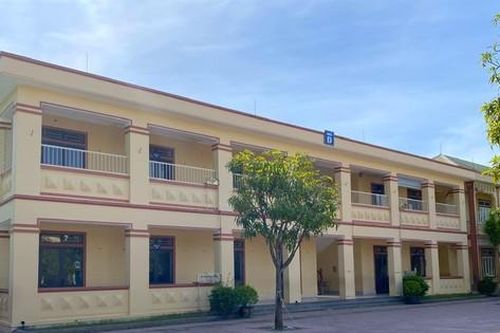Khó giải bài toán thiếu trường lớp