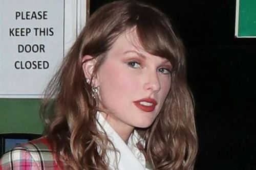 Bên trong bữa tiệc kéo dài đến 3h sáng khiến Taylor Swift bị chỉ trích