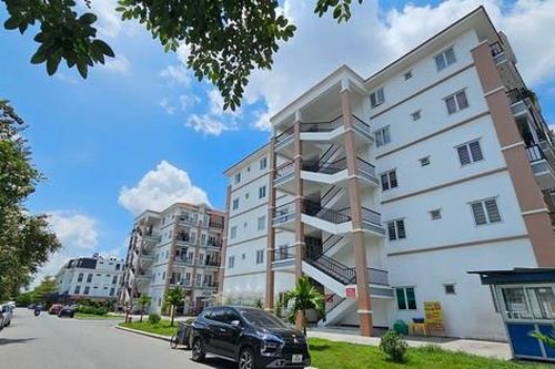 Giới trẻ chậm kết hôn, ngại sinh con vì giá nhà 'leo thang'