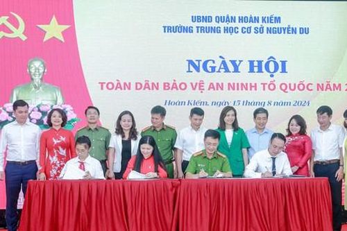 Tổ chức các hoạt động để kéo học sinh ra khỏi môi trường mạng độc hại
