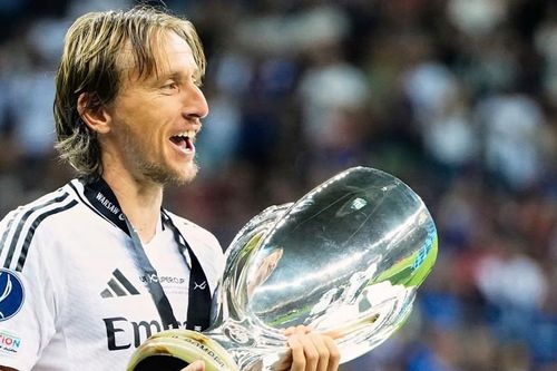 Ancelotti và Modric lập kỷ lục với Siêu cúp châu Âu