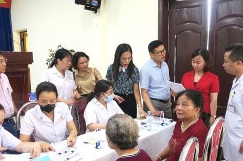 Người cao tuổi chiếm hơn 18%, Hải Phòng làm gì ứng phó với già hóa dân số?