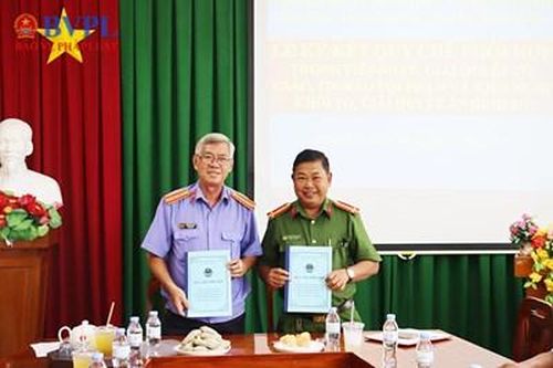 VKSND huyện Bình Tân ký quy chế phối hợp liên ngành