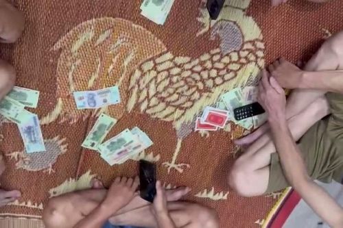 Khởi tố nhóm đối tượng sát phạt nhau bằng hình thức đánh 'liêng'