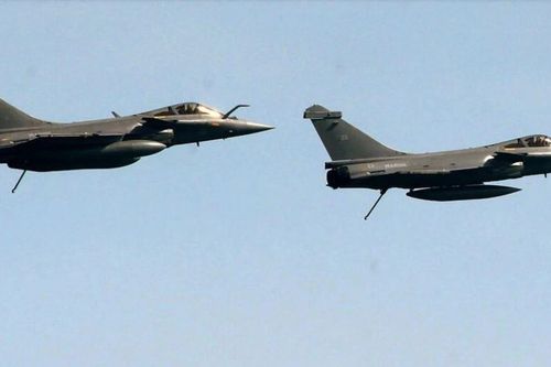 Hai phi công thiệt mạng trong vụ va chạm giữa 2 máy bay Rafale của Pháp