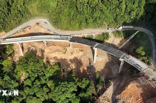 Tỉnh Hà Tĩnh khẩn trương hoàn thành nâng cấp Quốc lộ 8A