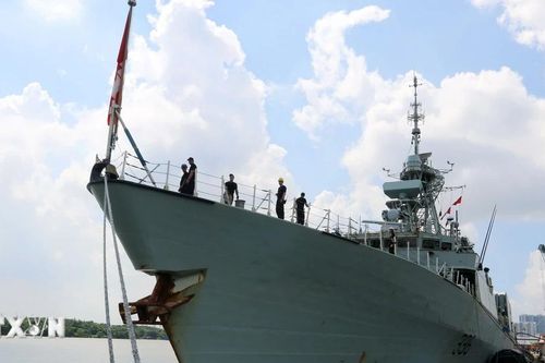 Tàu Hải quân Hoàng gia Canada Montreál bắt đầu chuyến thăm hữu nghị Việt Nam