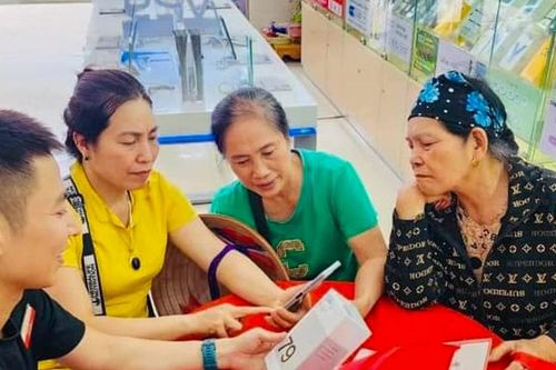 Feature phone 4G khan hàng, người dùng cẩn trọng với điện thoại 2G 'đội lốt'