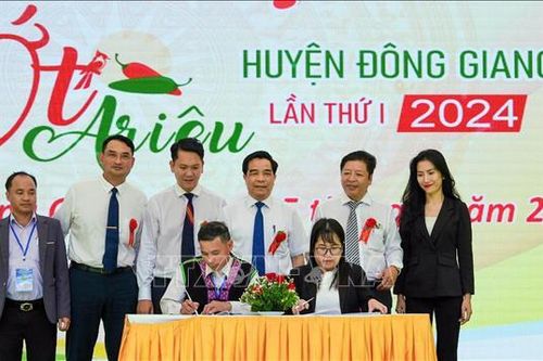 Lễ hội ớt A Riêu: Quảng bá du lịch và nông sản vùng cao Quảng Nam