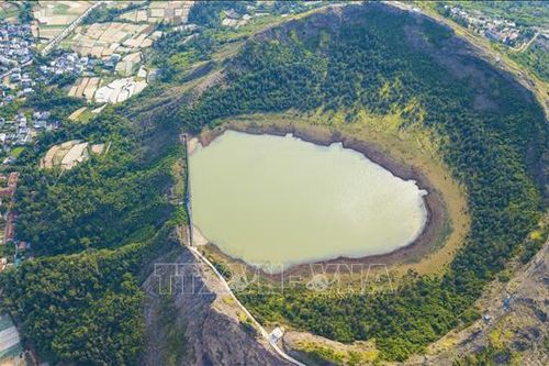 Đề xuất tận dụng miệng núi lửa làm nơi chứa nước sinh hoạt cho đảo Lý Sơn