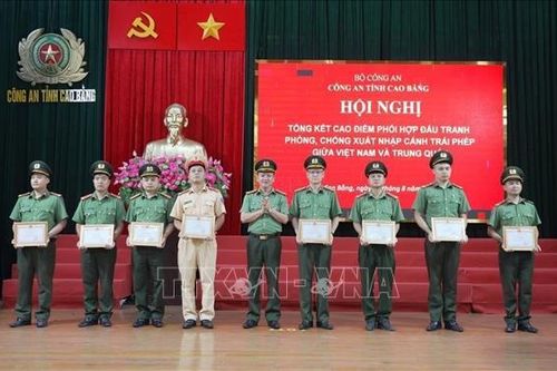Phối hợp đấu tranh phòng, chống xuất nhập cảnh trái phép
