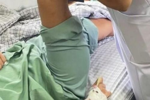 Hít 15 quả bóng cười, nữ sinh 16 tuổi bị liệt 2 chân