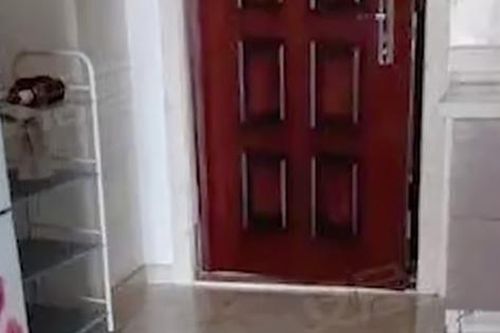Xem tivi, tình cờ biết được sự thật rùng rợn về căn nhà đang ở