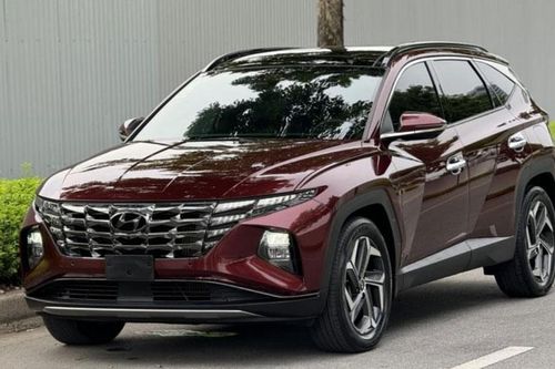 Lăn bánh 2 năm, Hyundai Tucson lên sàn xe cũ với giá khó tin
